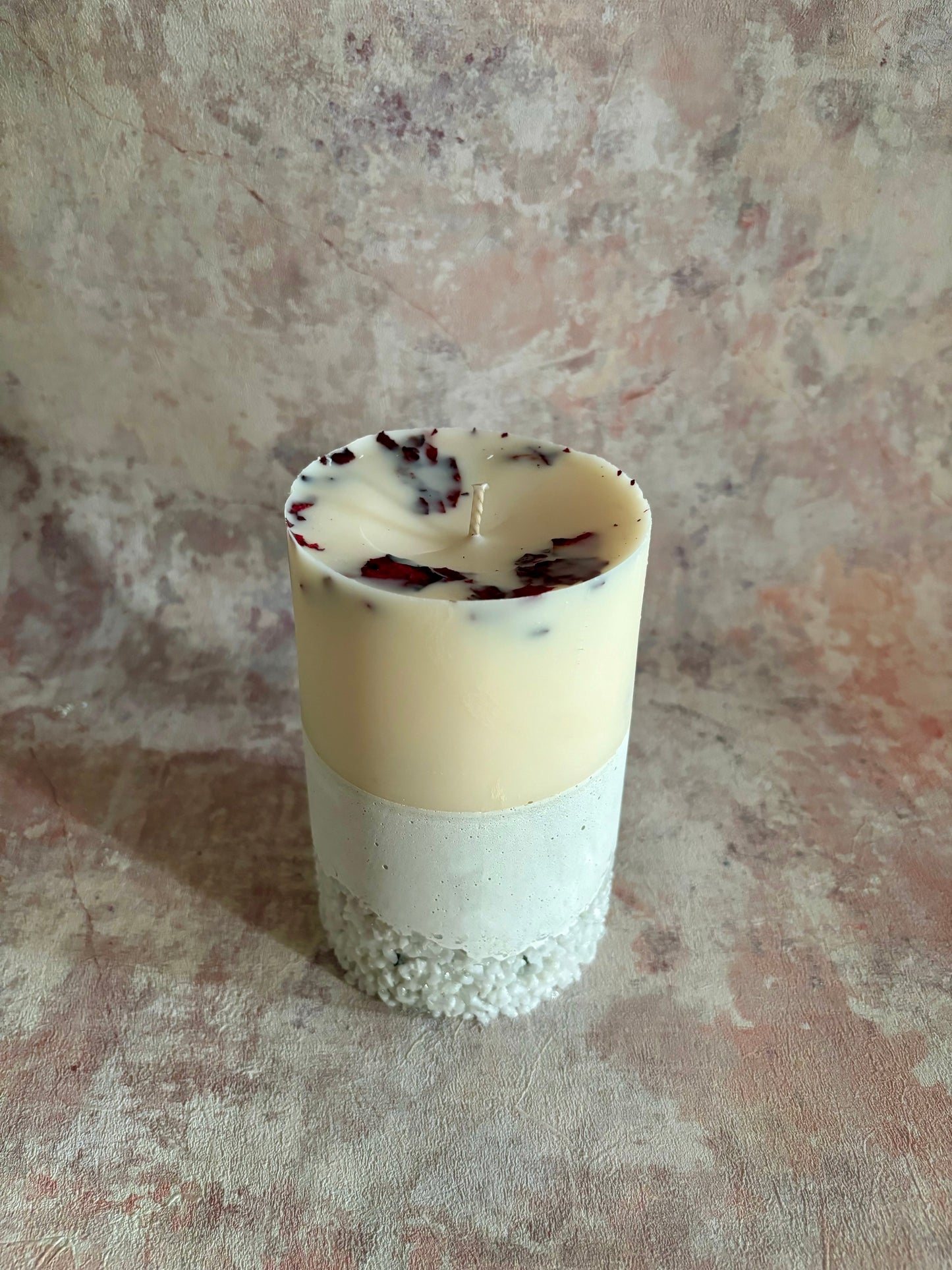 Bougie pilier pierre et béton - Blanc - parfum Magie de Noël