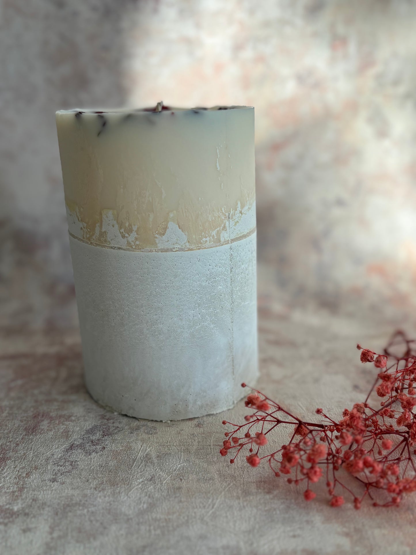 Bougie pilier béton - Blanc - parfum Litchi enchanté