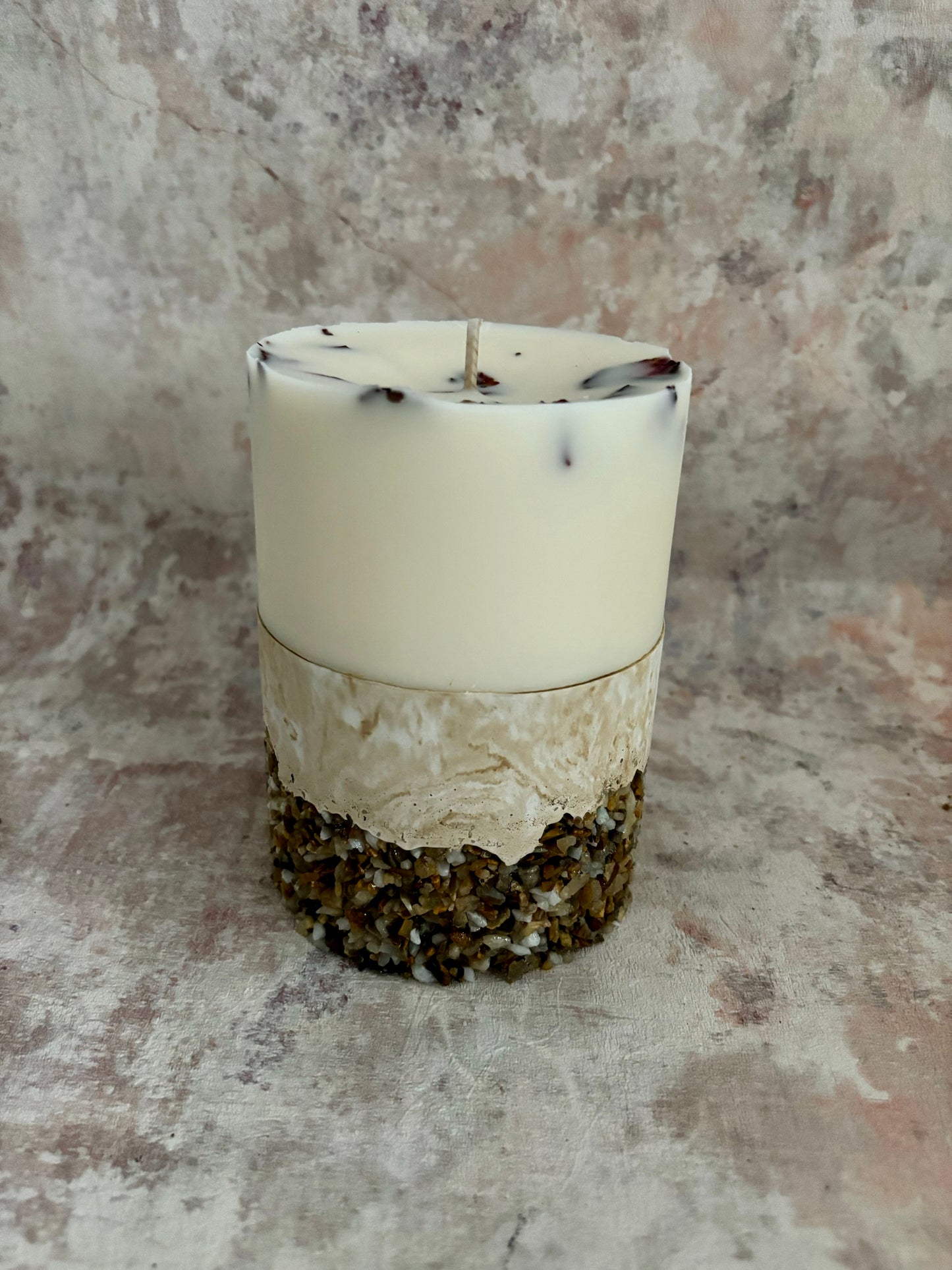 Bougie pilier pierre et béton - Sable - Parfum Mystère de bergamote